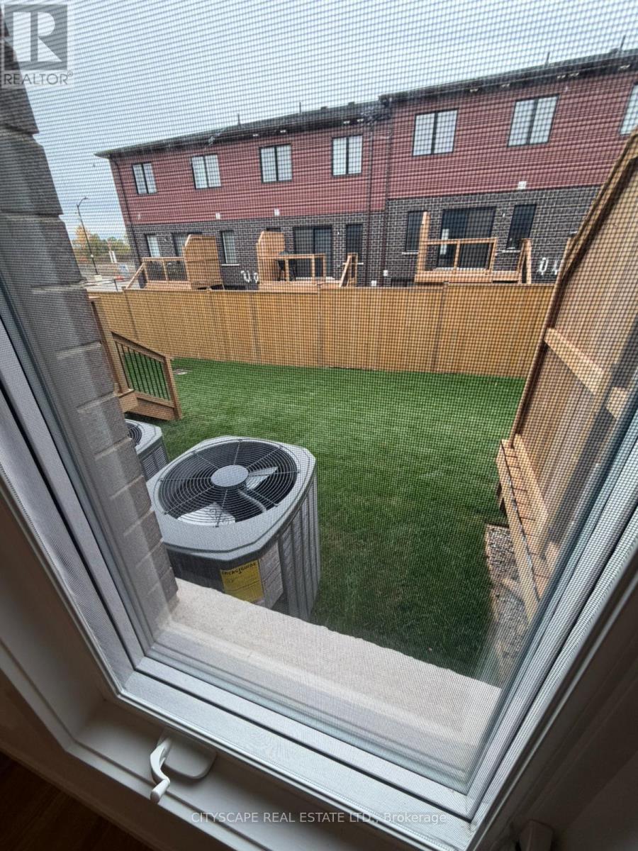 36 Oak Forest Common Crescent, Cambridge, Ontario  N1S 0G3 - Photo 12 - X12483516