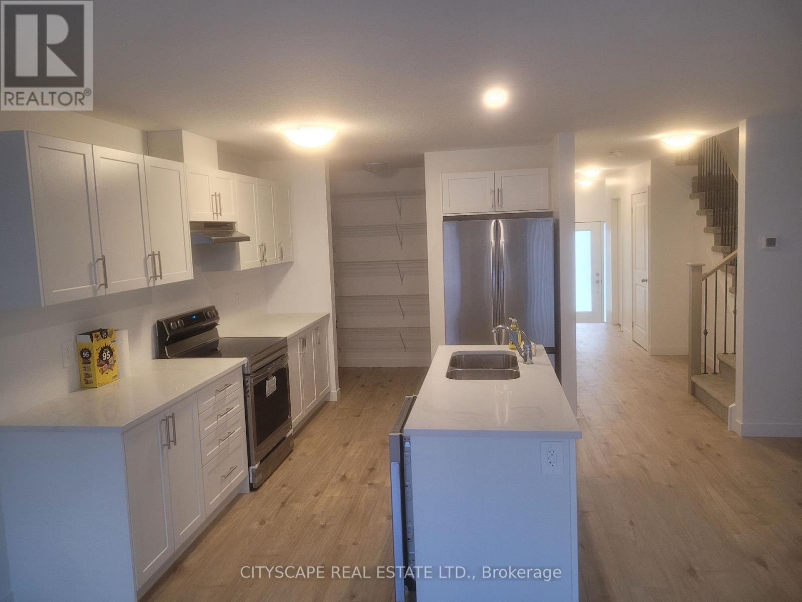 36 Oak Forest Common Crescent, Cambridge, Ontario  N1S 0G3 - Photo 2 - X12483516