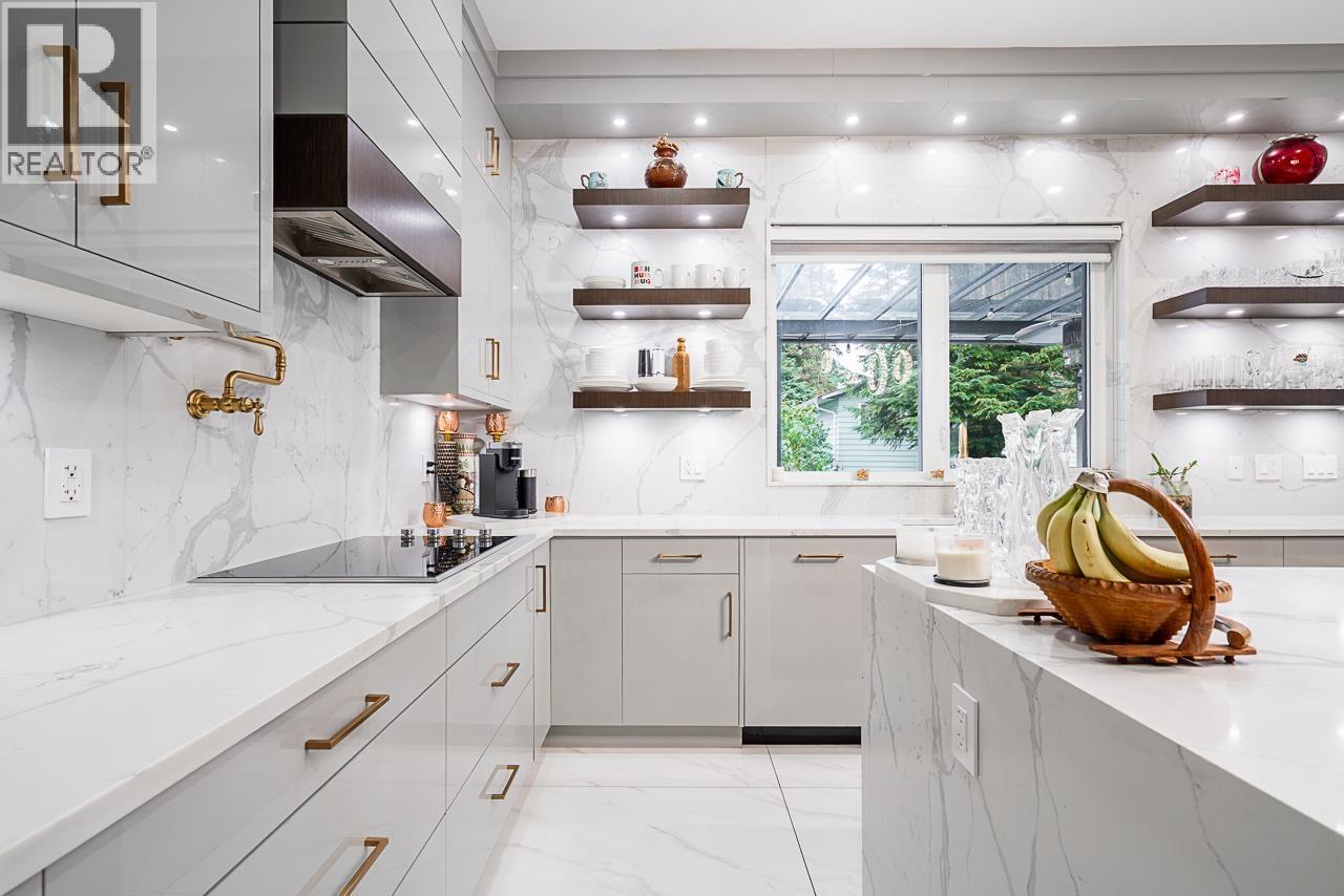 2938 Cumberland Street, Port Coquitlam, British Columbia  V3B 3V4 - Photo 13 - R3061999