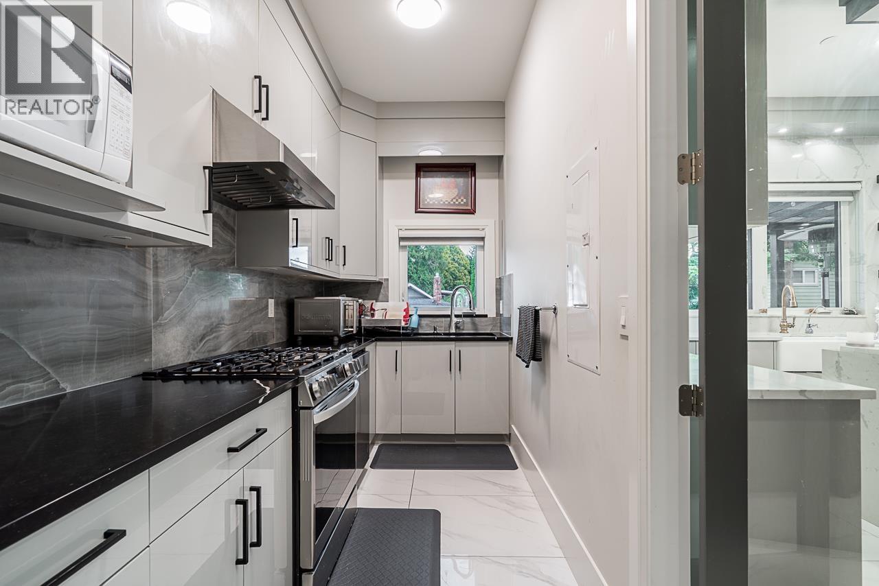 2938 Cumberland Street, Port Coquitlam, British Columbia  V3B 3V4 - Photo 15 - R3061999