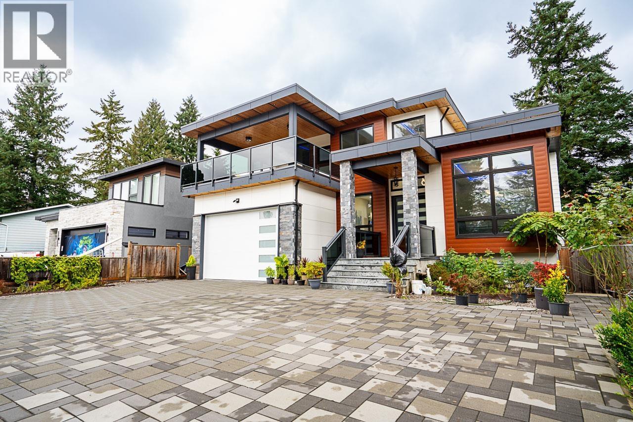 2938 Cumberland Street, Port Coquitlam, British Columbia  V3B 3V4 - Photo 2 - R3061999