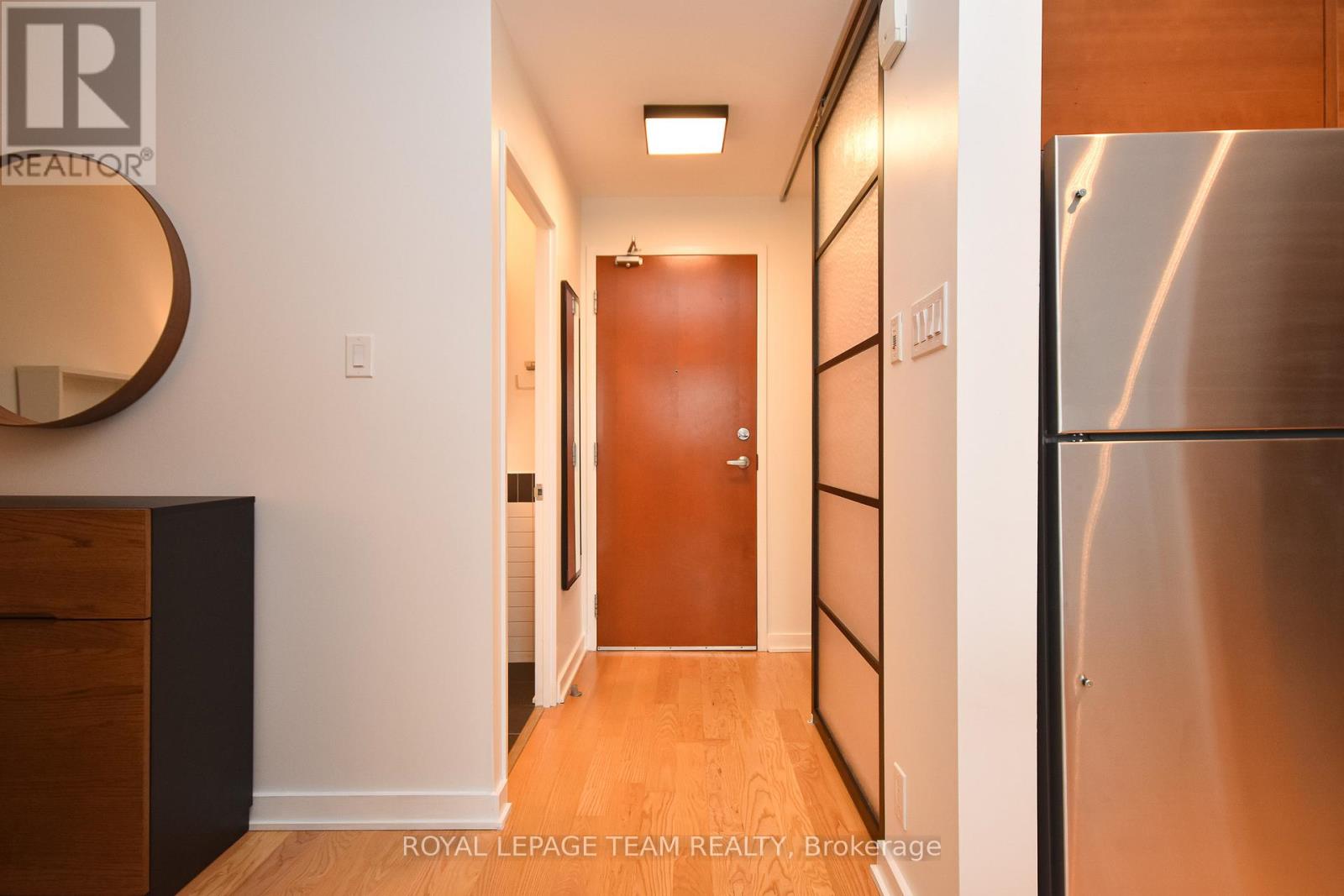 1206 - 324 Laurier Avenue, Ottawa, Ontario  K1P 0A4 - Photo 3 - X12489982