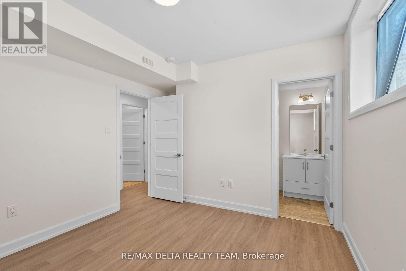 3 - 77a Granton Avenue, Ottawa, Ontario  K2G 1L2 - Photo 6 - X12490166