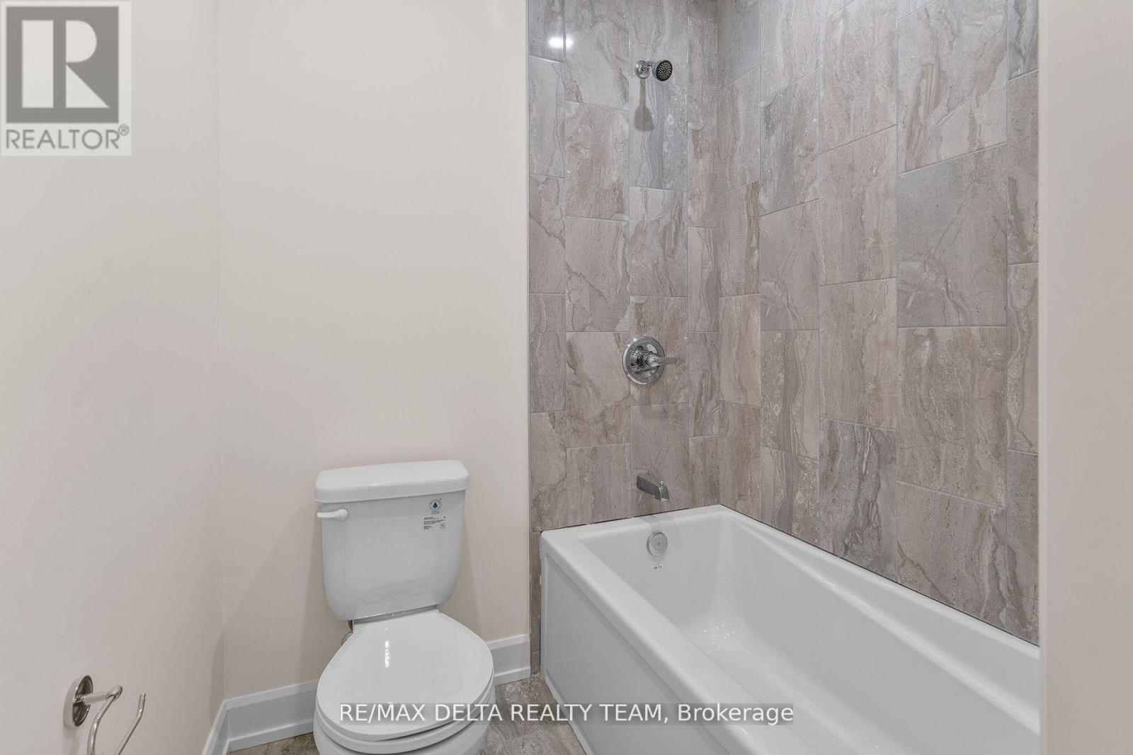 3 - 77a Granton Avenue, Ottawa, Ontario  K2G 1L2 - Photo 8 - X12490166
