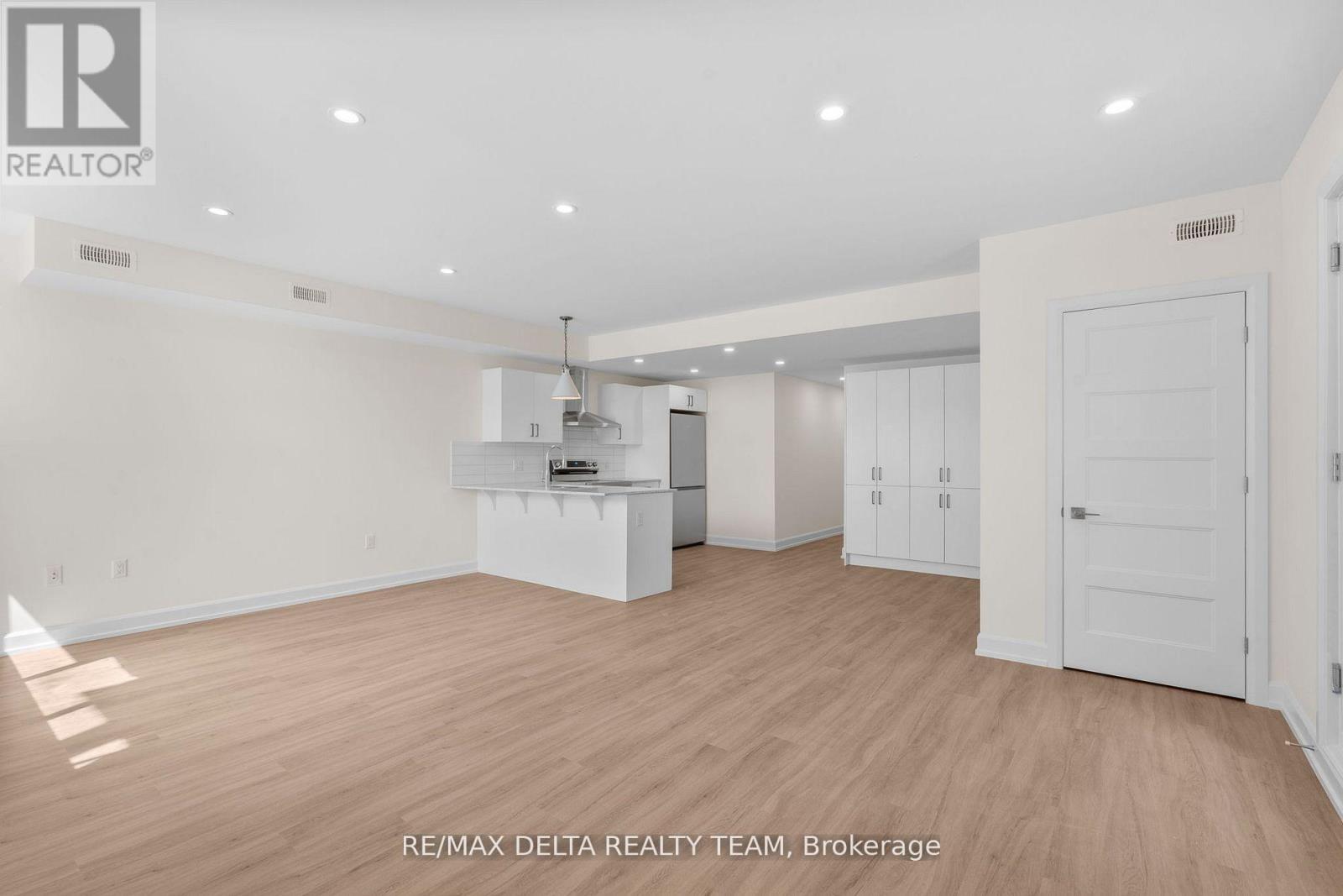 3 - 77a Granton Avenue, Ottawa, Ontario  K2G 1L2 - Photo 9 - X12490166