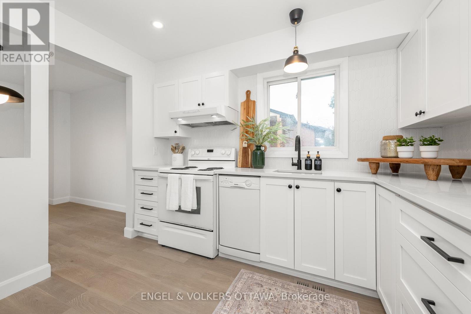 39 Benlark Road, Ottawa, Ontario  K2J 2L5 - Photo 10 - X12490184