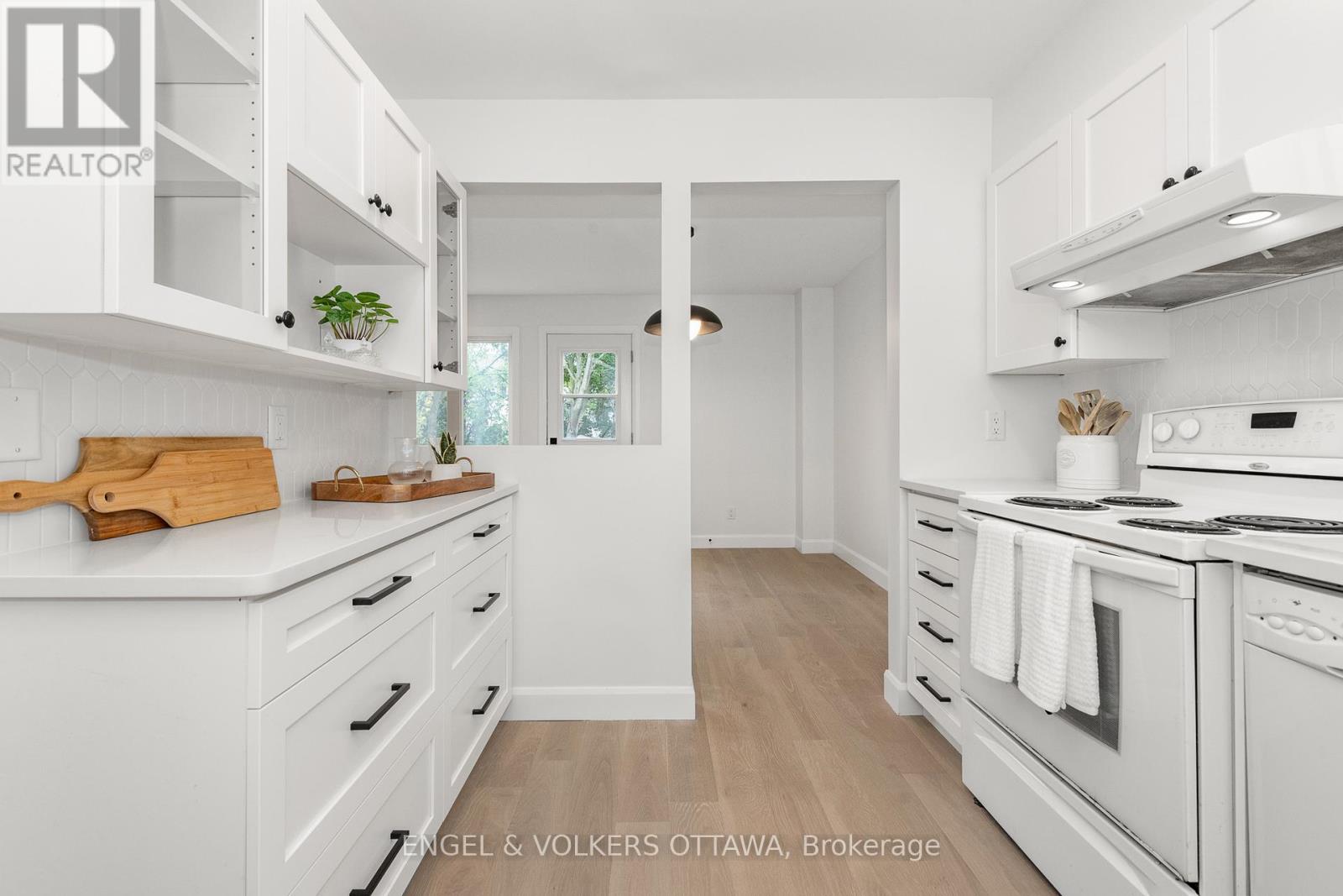 39 Benlark Road, Ottawa, Ontario  K2J 2L5 - Photo 12 - X12490184