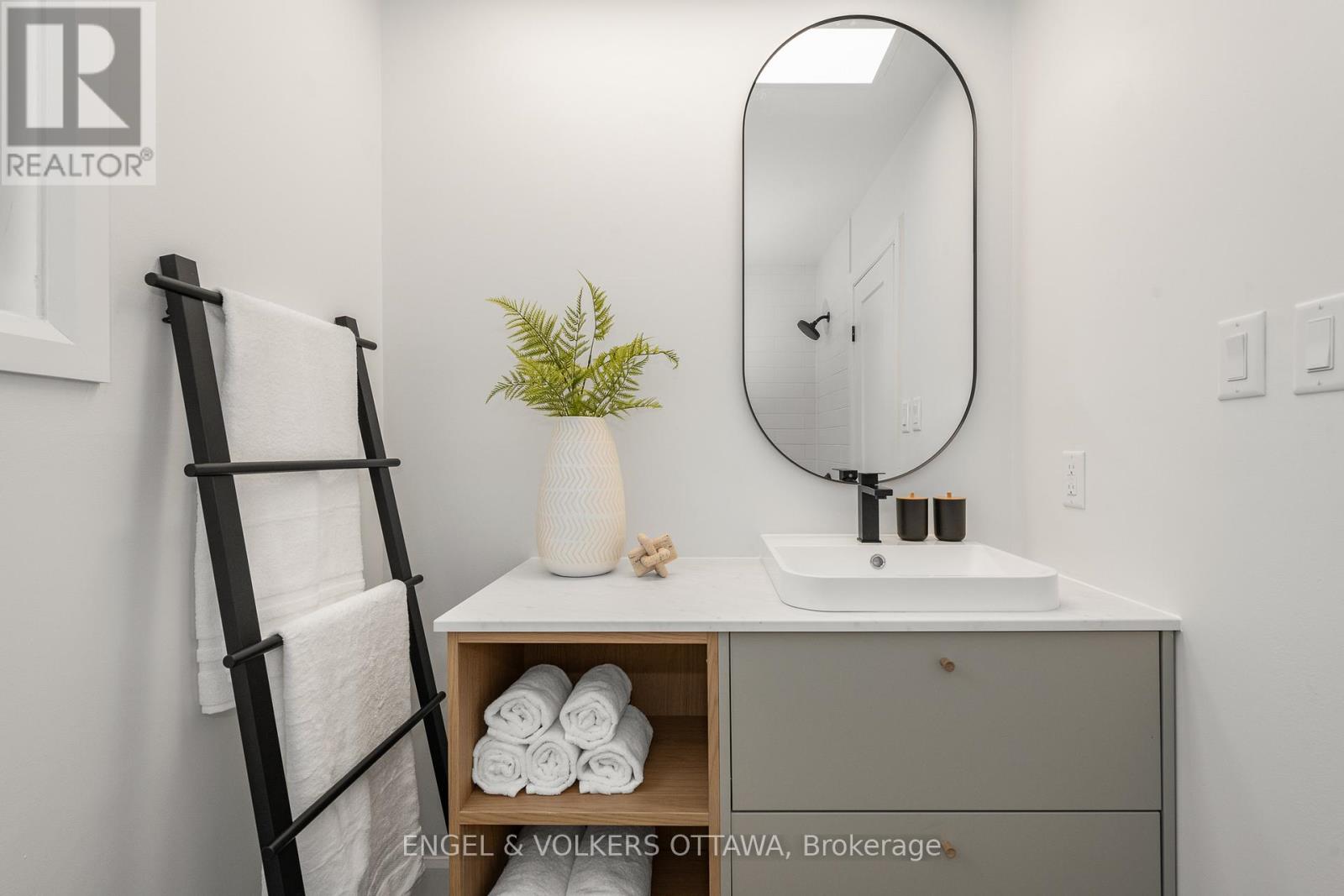 39 Benlark Road, Ottawa, Ontario  K2J 2L5 - Photo 37 - X12490184