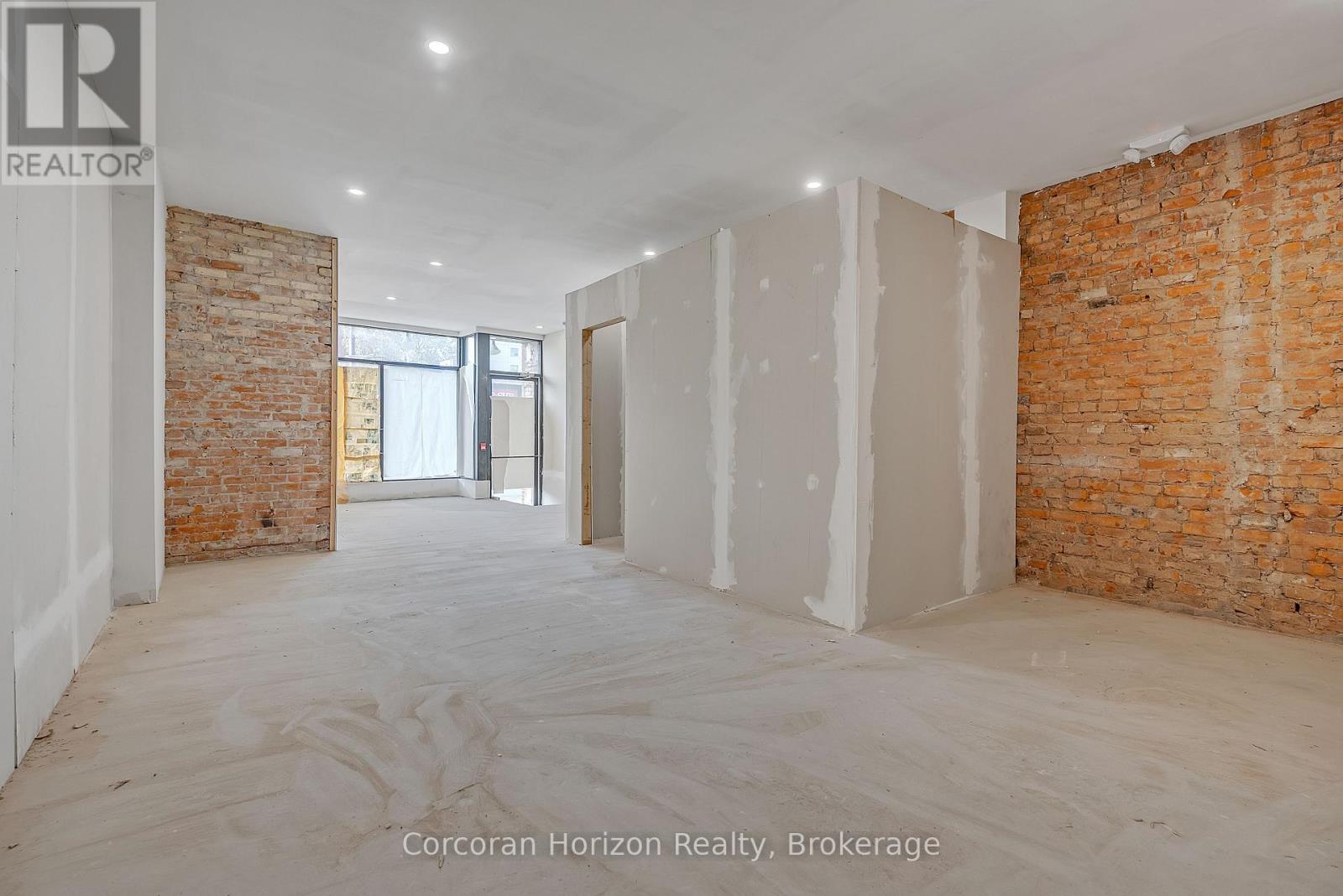 477 King Street E, Hamilton (Landsdale), Ontario  L8N 1C7 - Photo 16 - X12490140