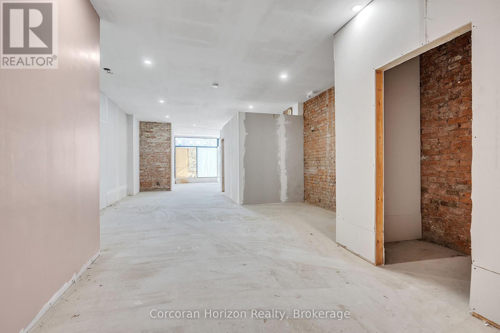 477 King Street E, Hamilton (Landsdale), Ontario  L8N 1C7 - Photo 18 - X12490140