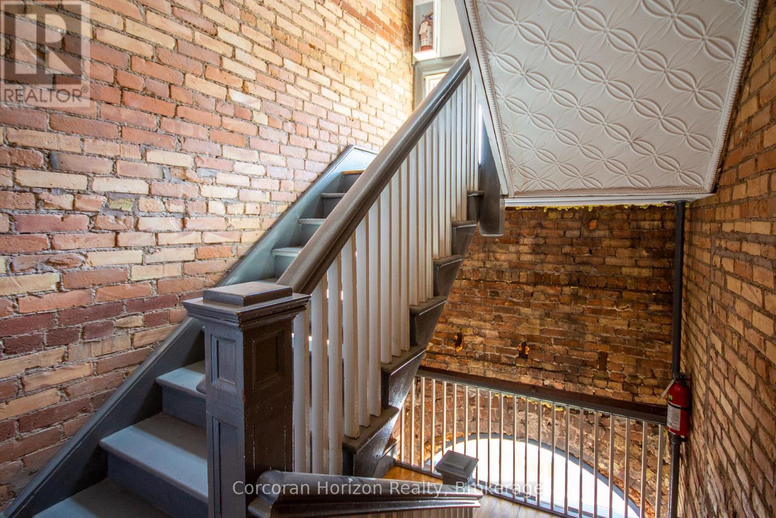 477 King Street E, Hamilton (Landsdale), Ontario  L8N 1C7 - Photo 3 - X12490140