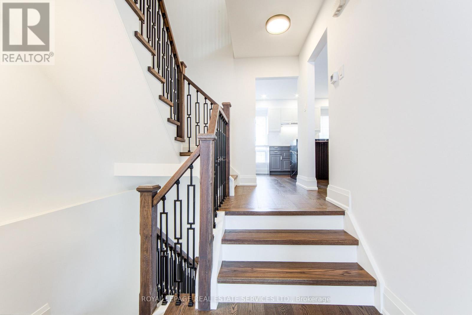 27 Poplar Crescent, Aurora, Ontario  L4G 3M4 - Photo 12 - N12489724