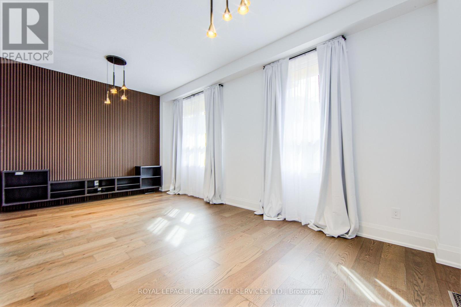 27 Poplar Crescent, Aurora, Ontario  L4G 3M4 - Photo 14 - N12489724