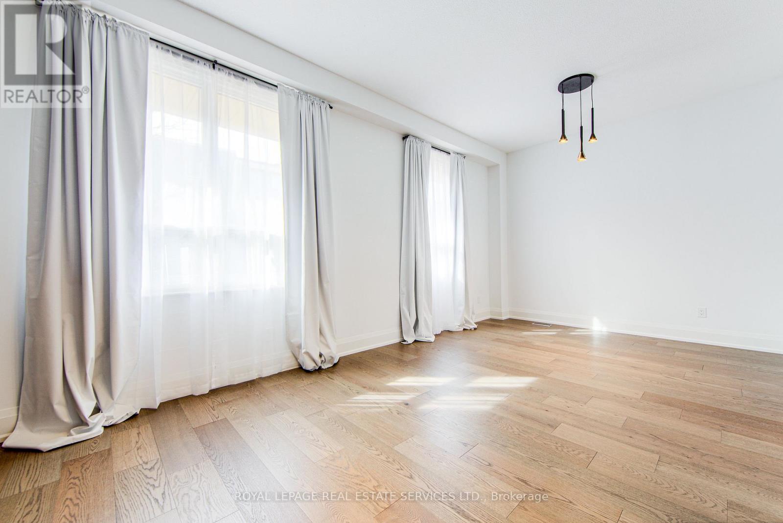 27 Poplar Crescent, Aurora, Ontario  L4G 3M4 - Photo 15 - N12489724