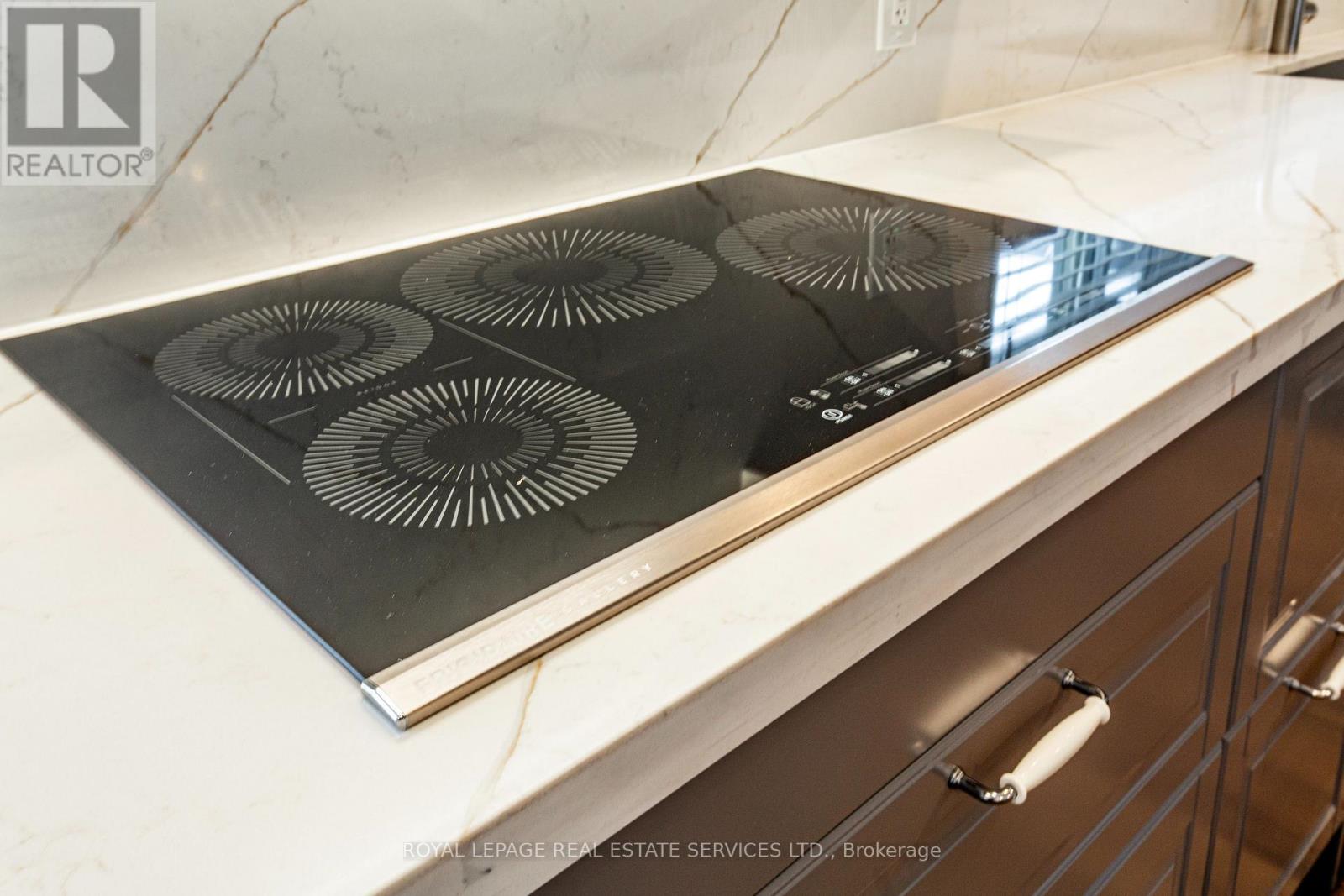 27 Poplar Crescent, Aurora, Ontario  L4G 3M4 - Photo 6 - N12489724