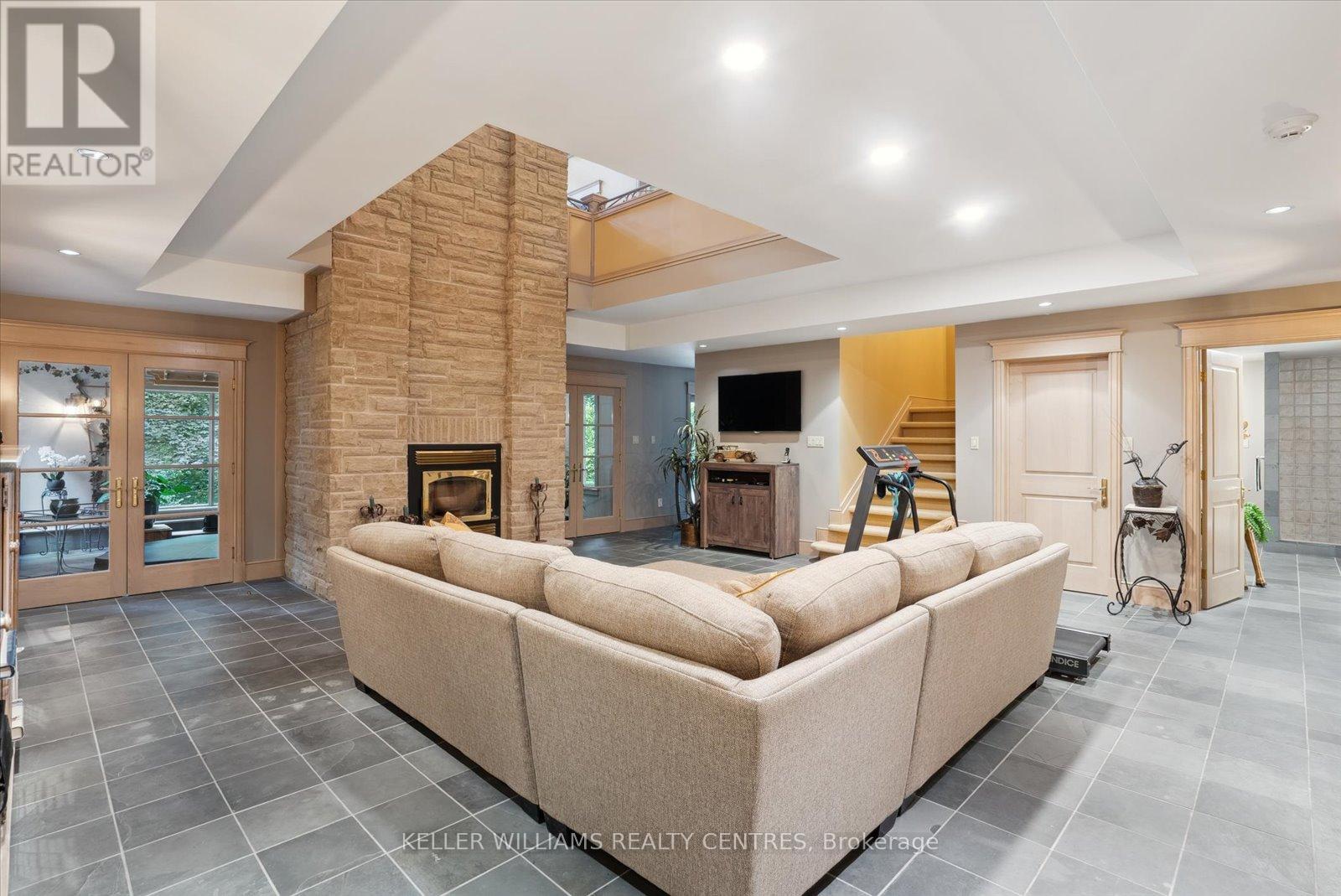 6 Country Heights Drive, Richmond Hill, Ontario  L4E 3M8 - Photo 28 - N12489934