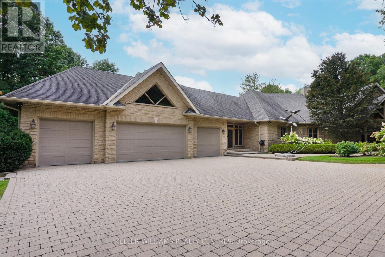 6 Country Heights Drive, Richmond Hill, Ontario  L4E 3M8 - Photo 3 - N12489934