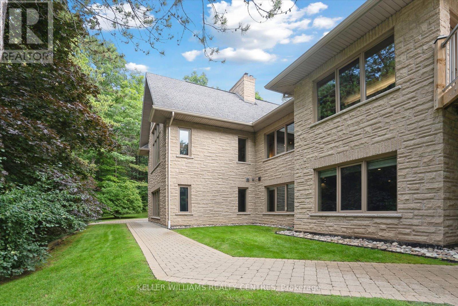 6 Country Heights Drive, Richmond Hill, Ontario  L4E 3M8 - Photo 46 - N12489934