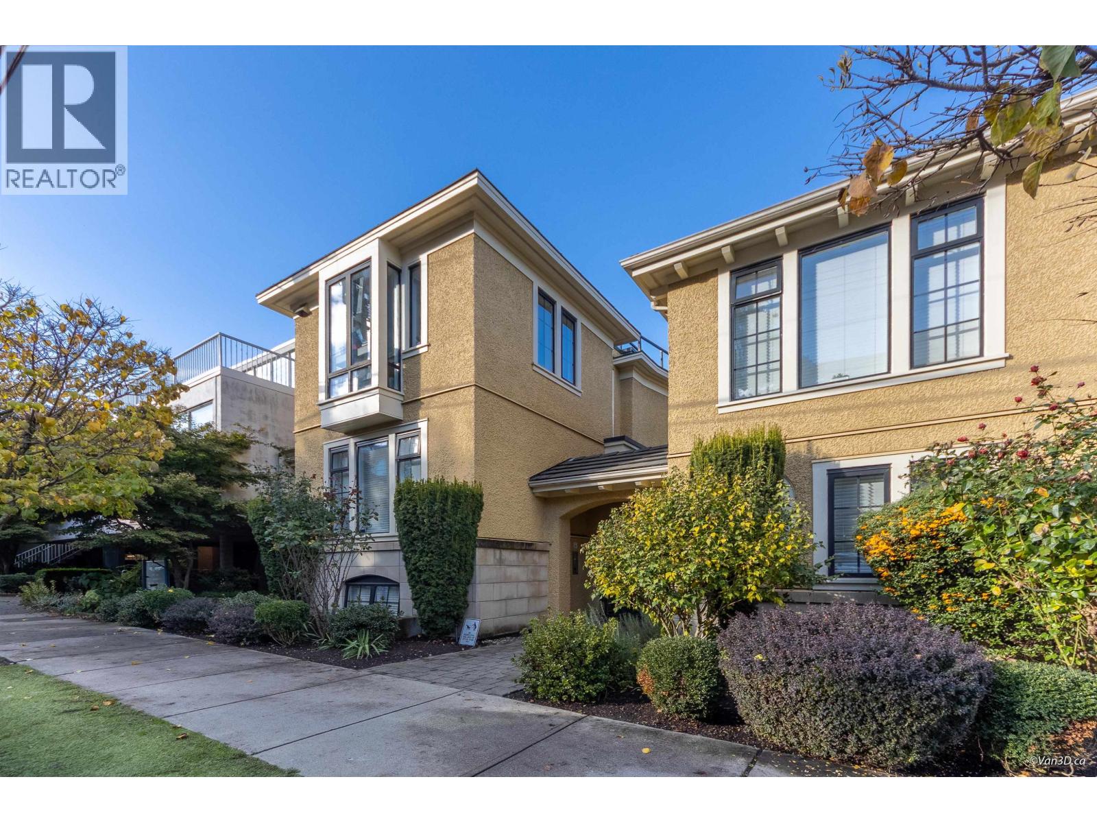 1017 W 8th Avenue, Vancouver, British Columbia  V6H 1C3 - Photo 2 - R3061123