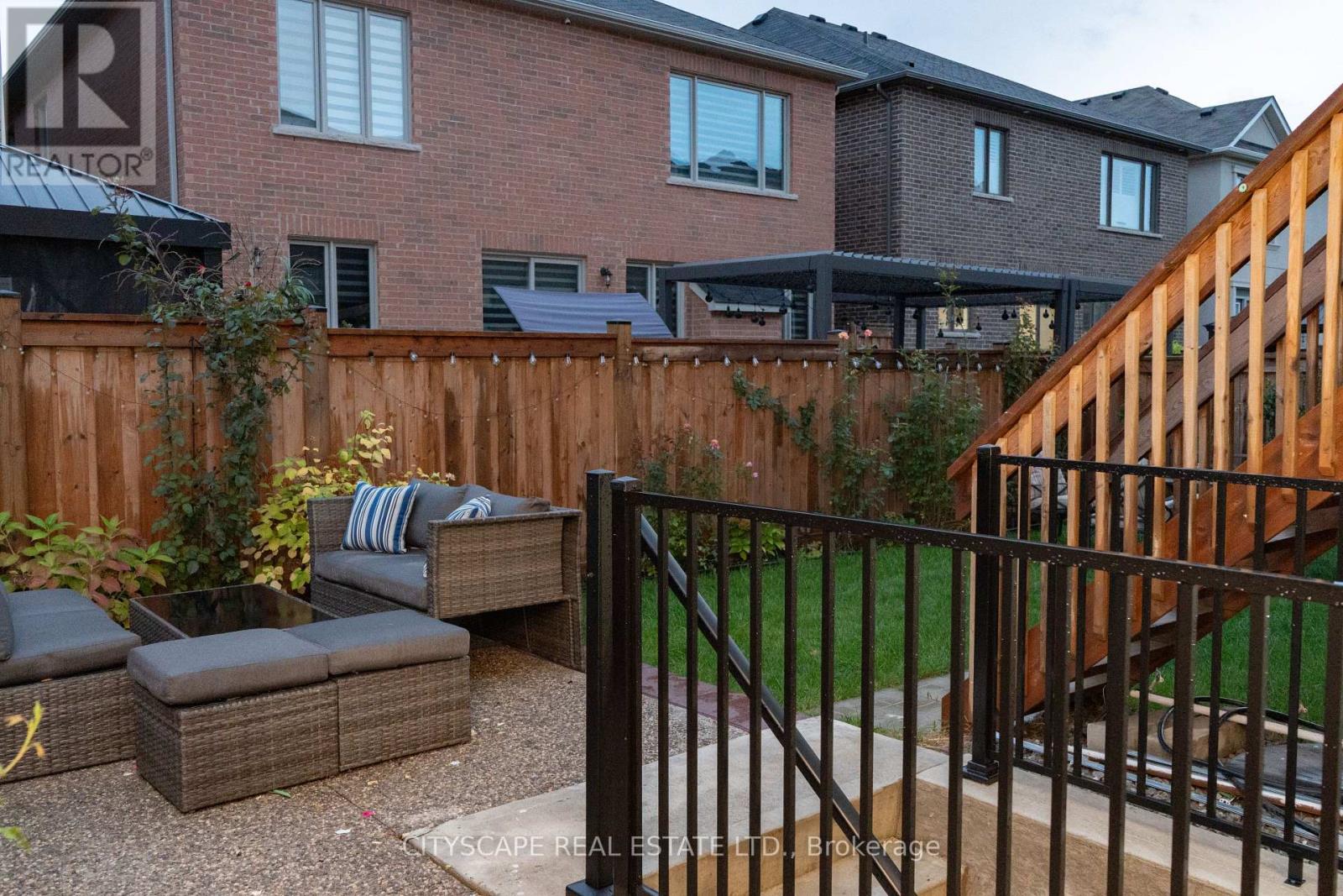 812 Magnolia Terrace, Milton, Ontario  L9E 1R2 - Photo 9 - W12487238