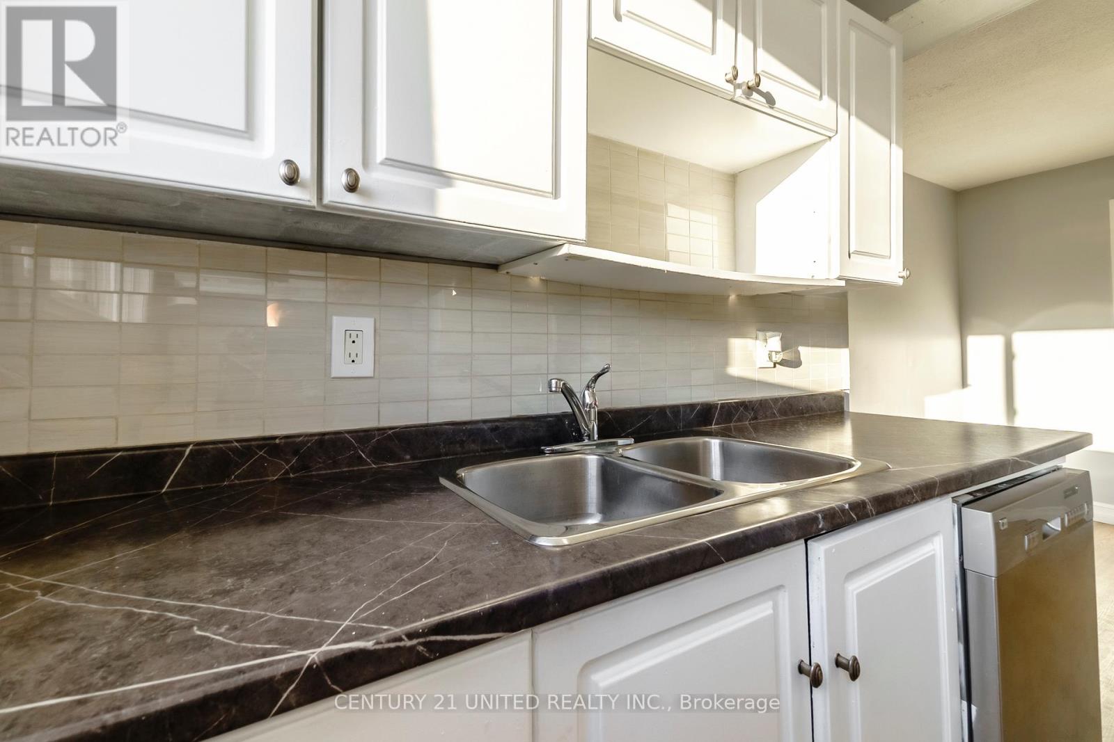 61 - 996 Sydenham Road, Peterborough, Ontario  K9J 7V7 - Photo 10 - X12452217