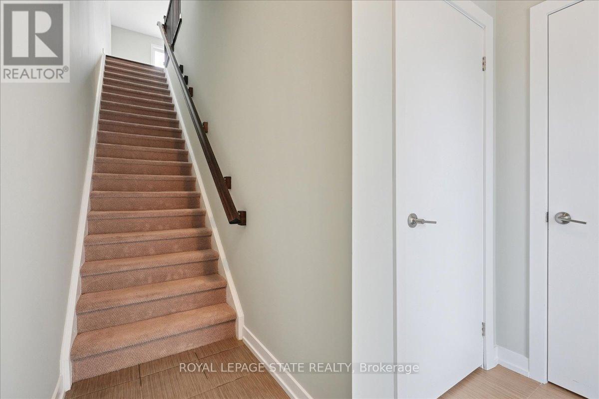 5 Esplanade Lane, Grimsby, Ontario  L3M 5R4 - Photo 12 - X12470072