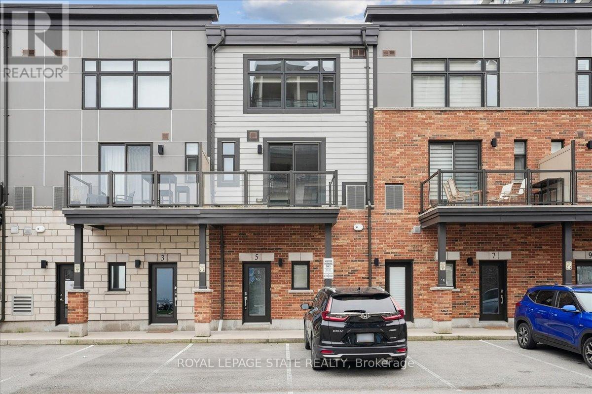 5 Esplanade Lane, Grimsby, Ontario  L3M 5R4 - Photo 2 - X12470072