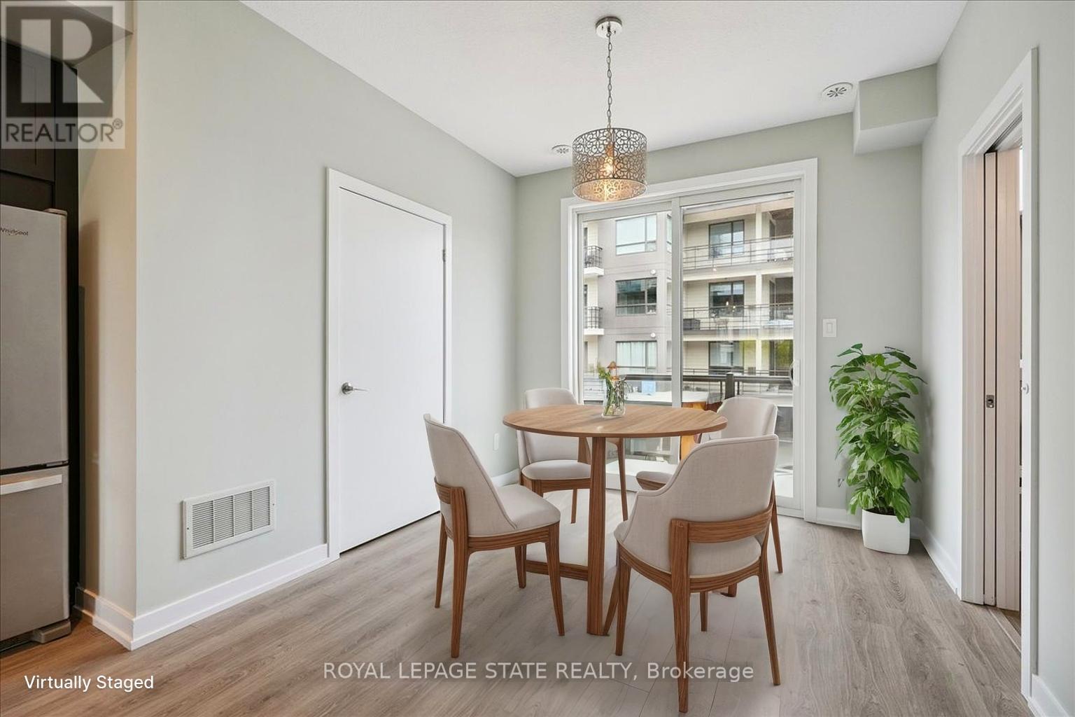 5 Esplanade Lane, Grimsby, Ontario  L3M 5R4 - Photo 4 - X12470072