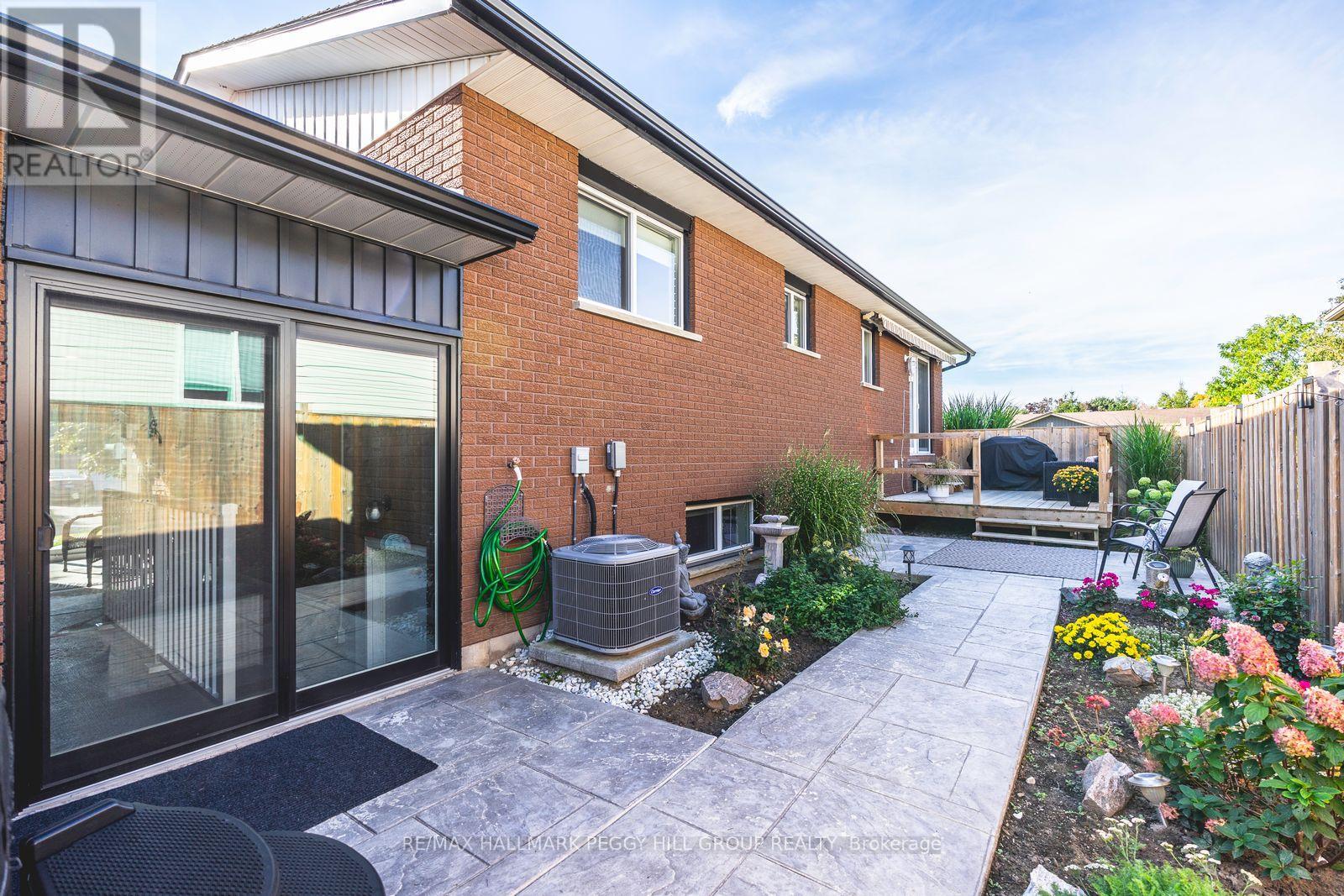 17 Bertram Drive, Springwater (Elmvale), Ontario  L0L 1P0 - Photo 12 - S12489704