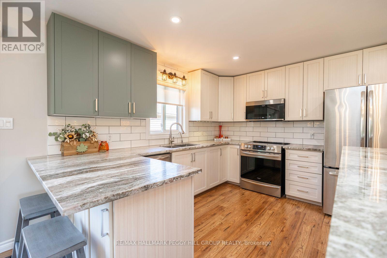 17 Bertram Drive, Springwater (Elmvale), Ontario  L0L 1P0 - Photo 4 - S12489704