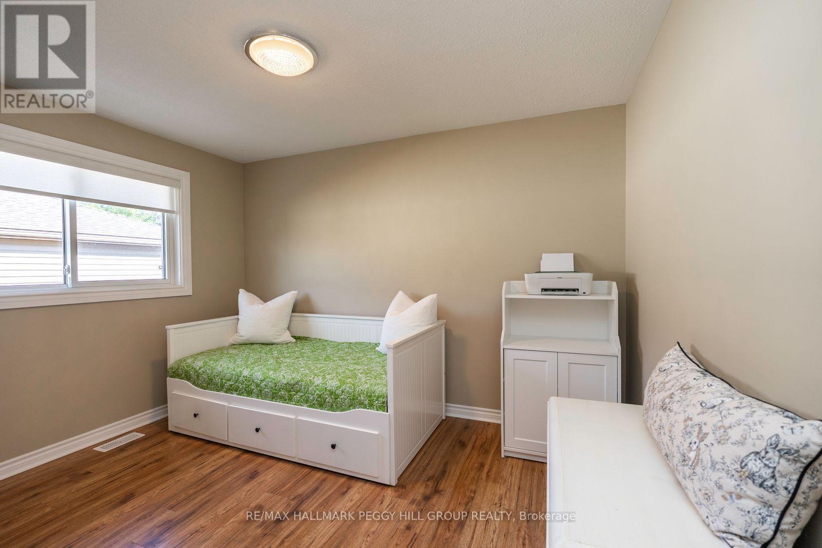 17 Bertram Drive, Springwater (Elmvale), Ontario  L0L 1P0 - Photo 6 - S12489704