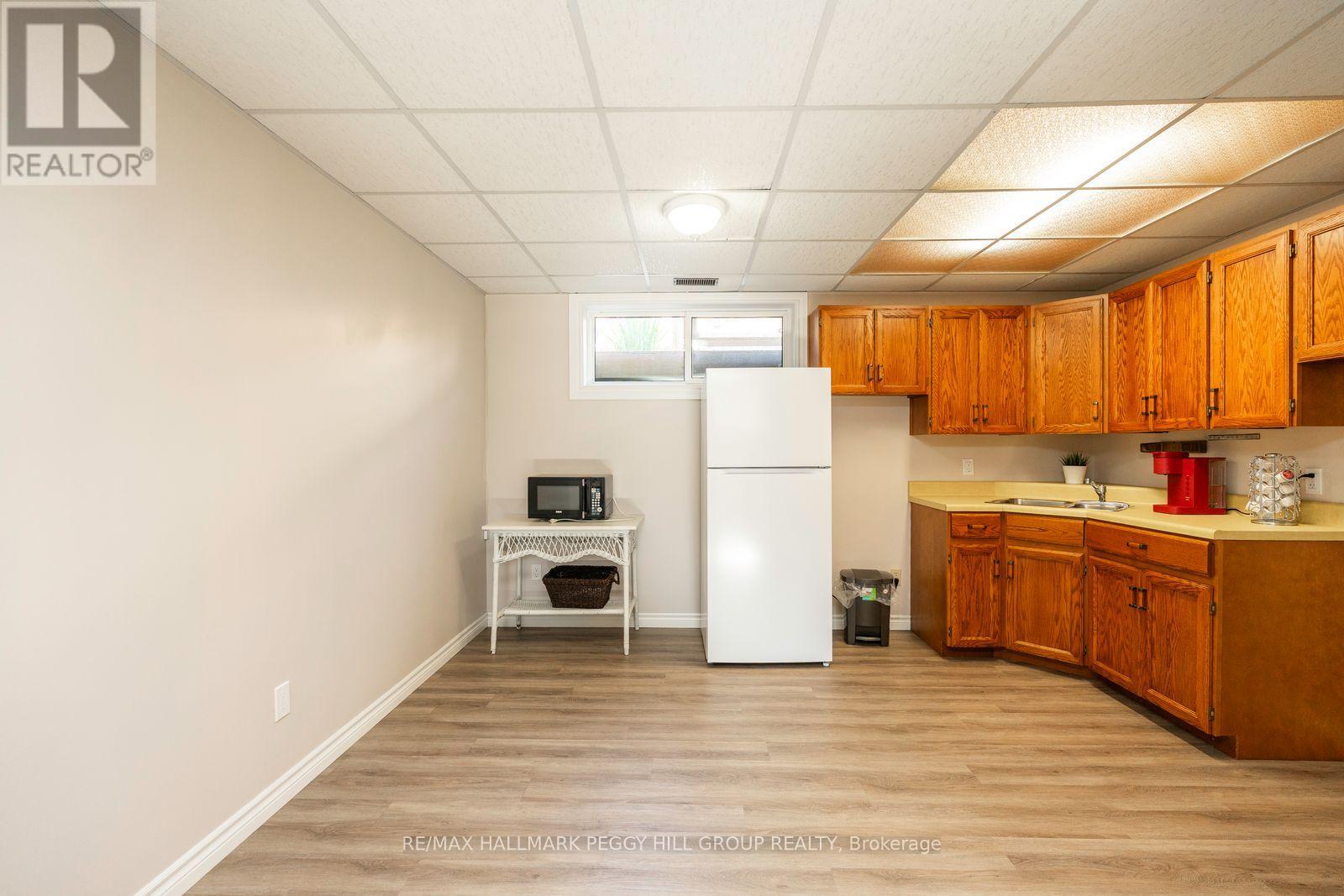 17 Bertram Drive, Springwater (Elmvale), Ontario  L0L 1P0 - Photo 9 - S12489704