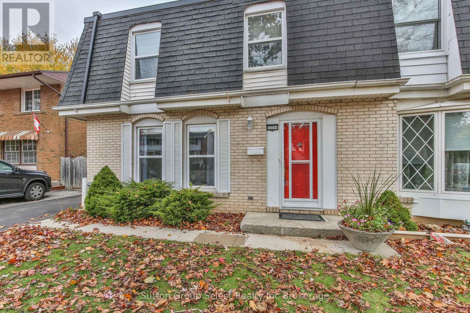 1009 A Nesbitt Crescent, Woodstock, Ontario  N4S 7N9 - Photo 1 - X12490048