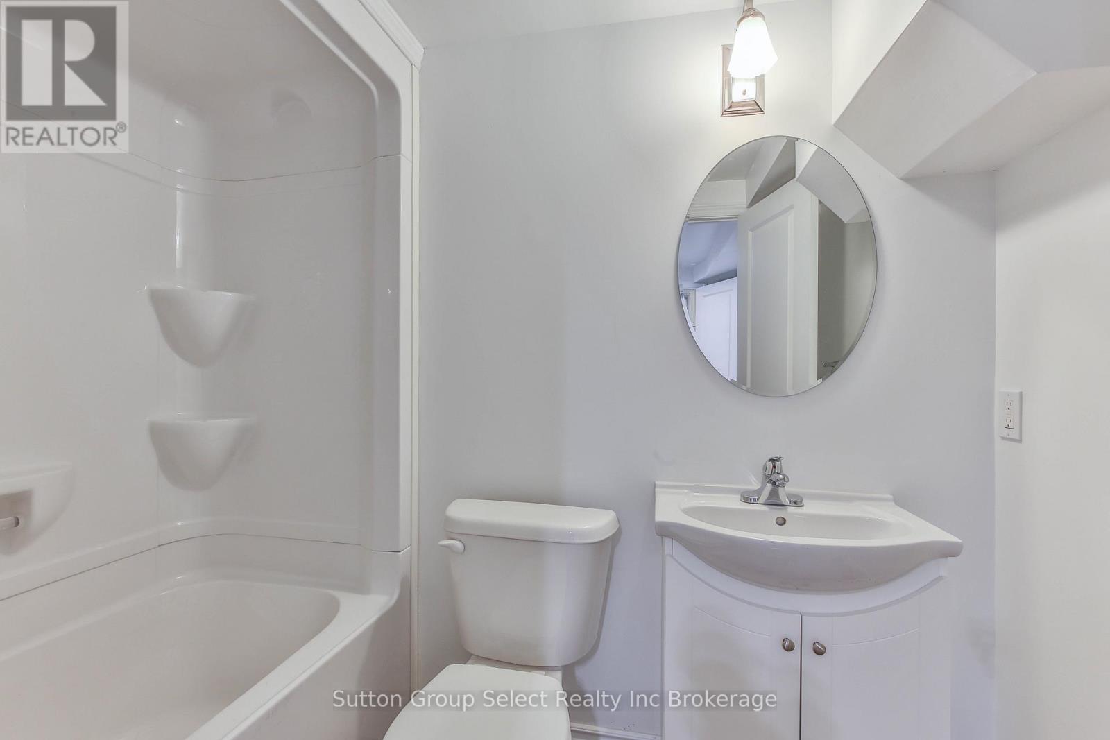 1009 A Nesbitt Crescent, Woodstock, Ontario  N4S 7N9 - Photo 8 - X12490048