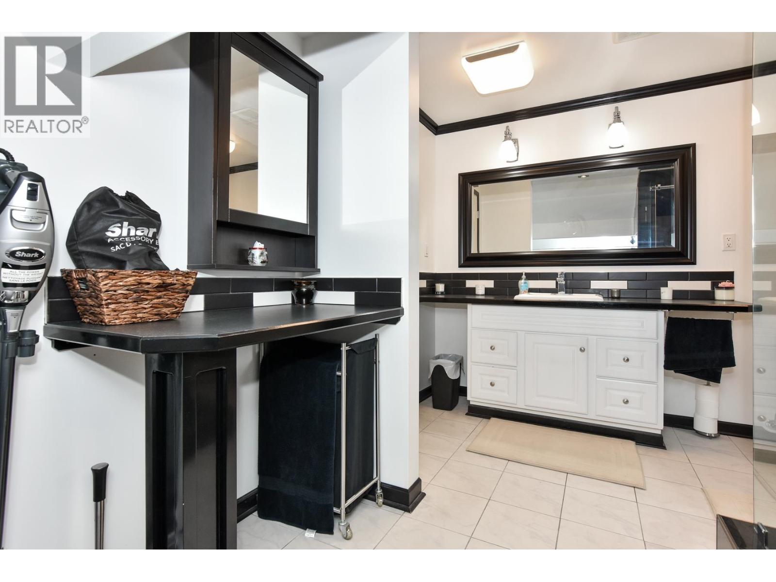 4222 Victory Street, Burnaby, British Columbia  V5J 1P7 - Photo 28 - R3060019