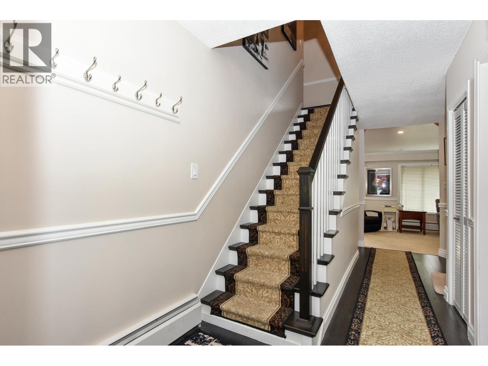 4222 Victory Street, Burnaby, British Columbia  V5J 1P7 - Photo 7 - R3060019