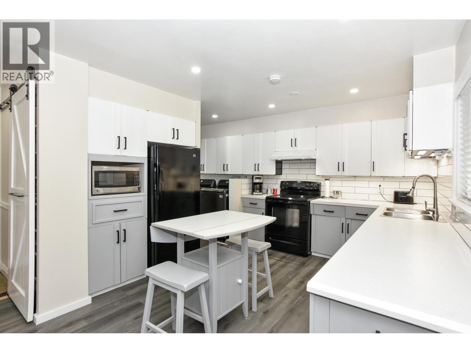 4222 Victory Street, Burnaby, British Columbia  V5J 1P7 - Photo 8 - R3060019