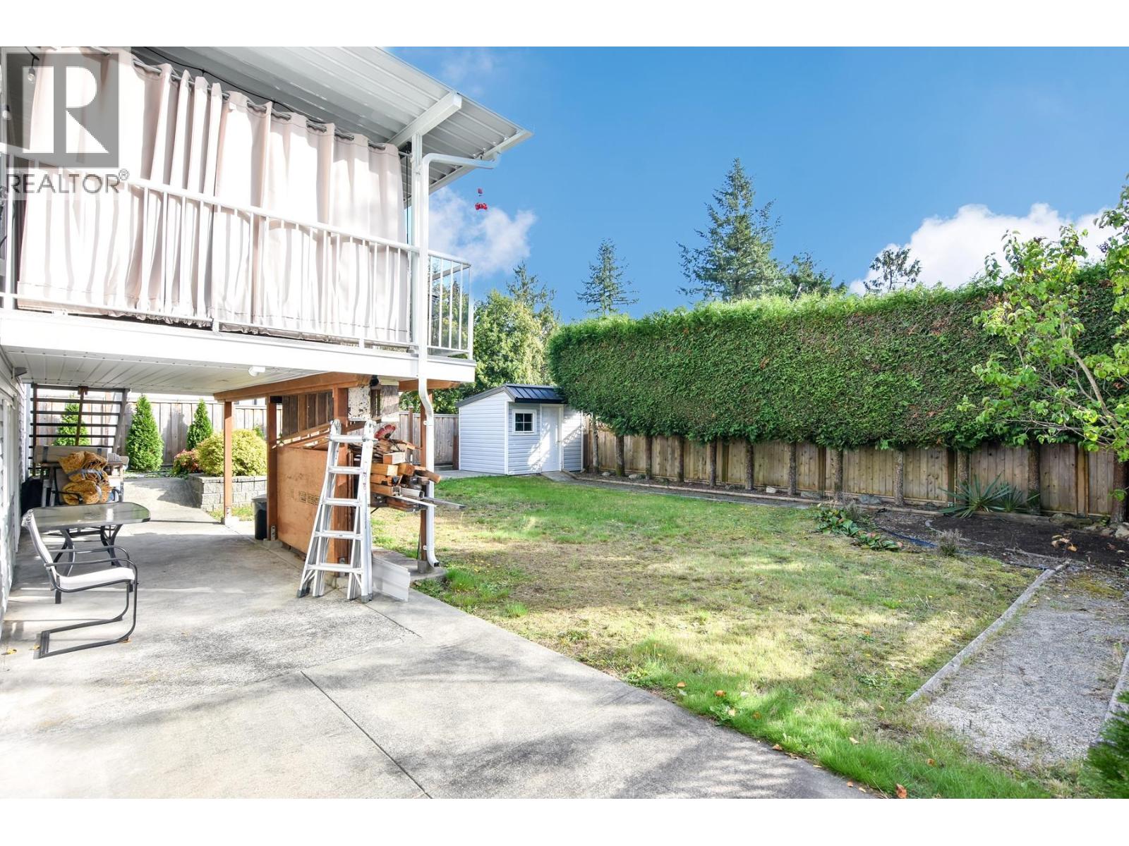 4222 Victory Street, Burnaby, British Columbia  V5J 1P7 - Photo 5 - R3060019