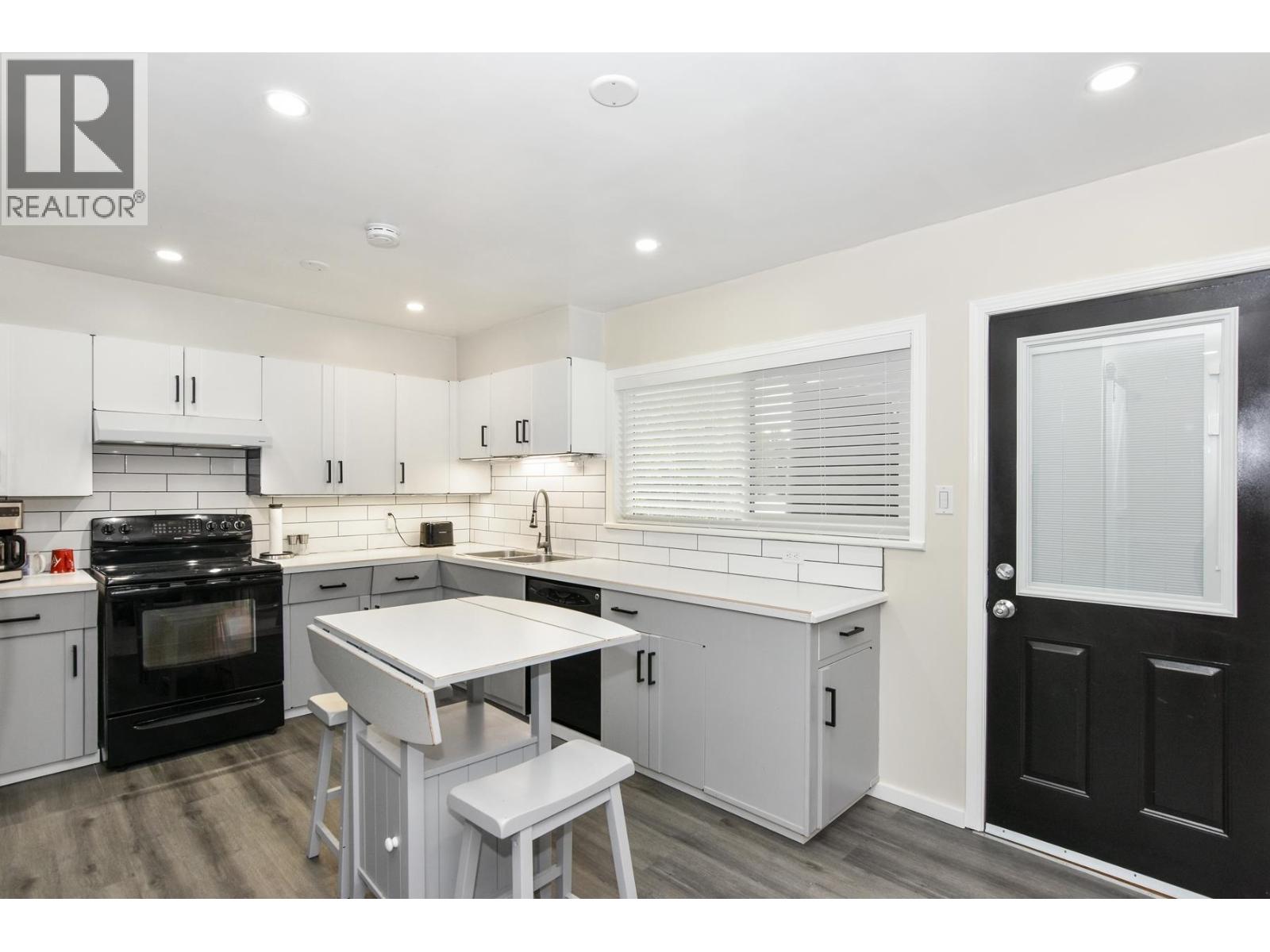 4222 Victory Street, Burnaby, British Columbia  V5J 1P7 - Photo 10 - R3060019