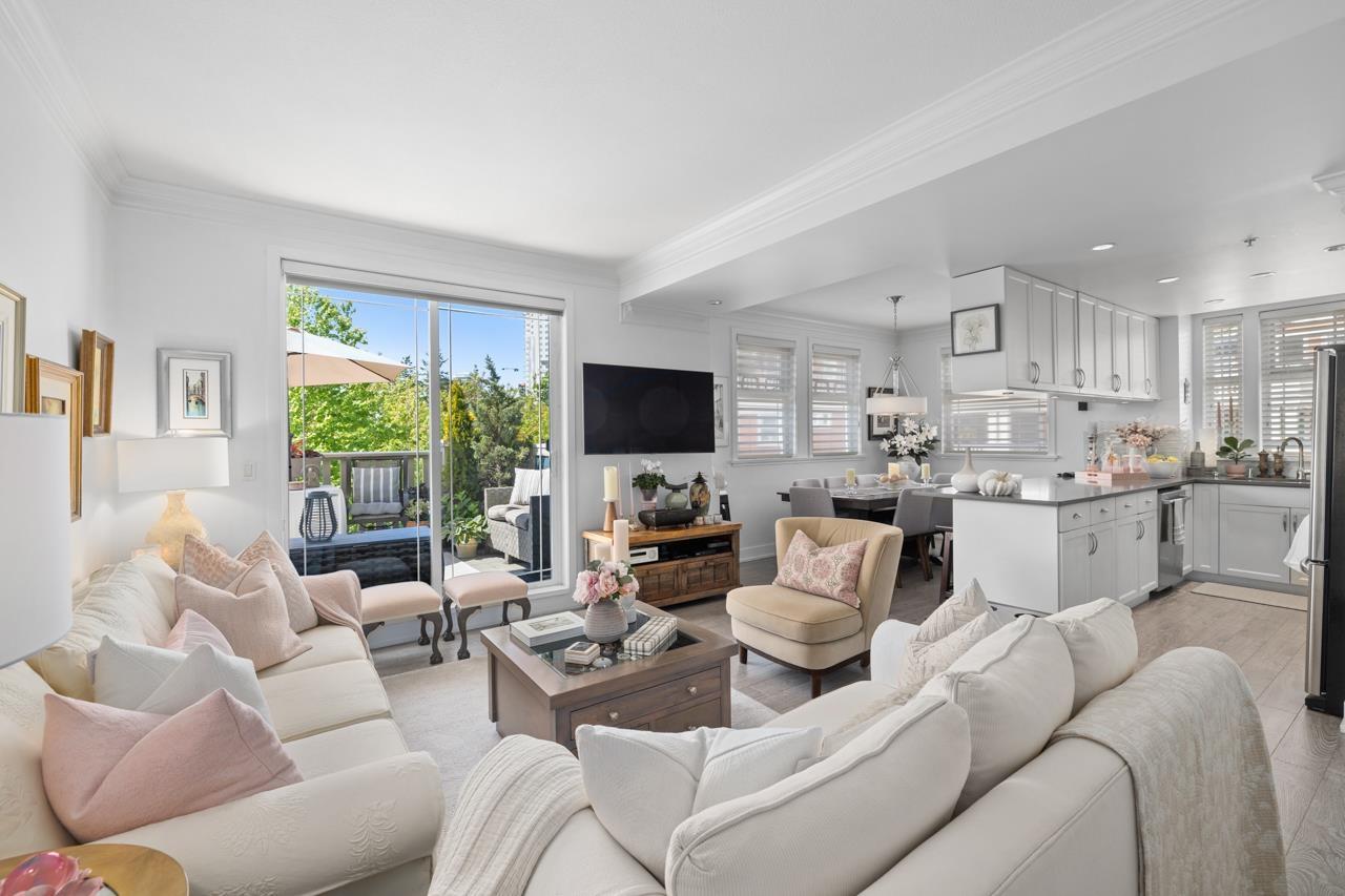 302 15392 16a Avenue, Surrey, British Columbia  V4A 1S9 - Photo 4 - R3063244