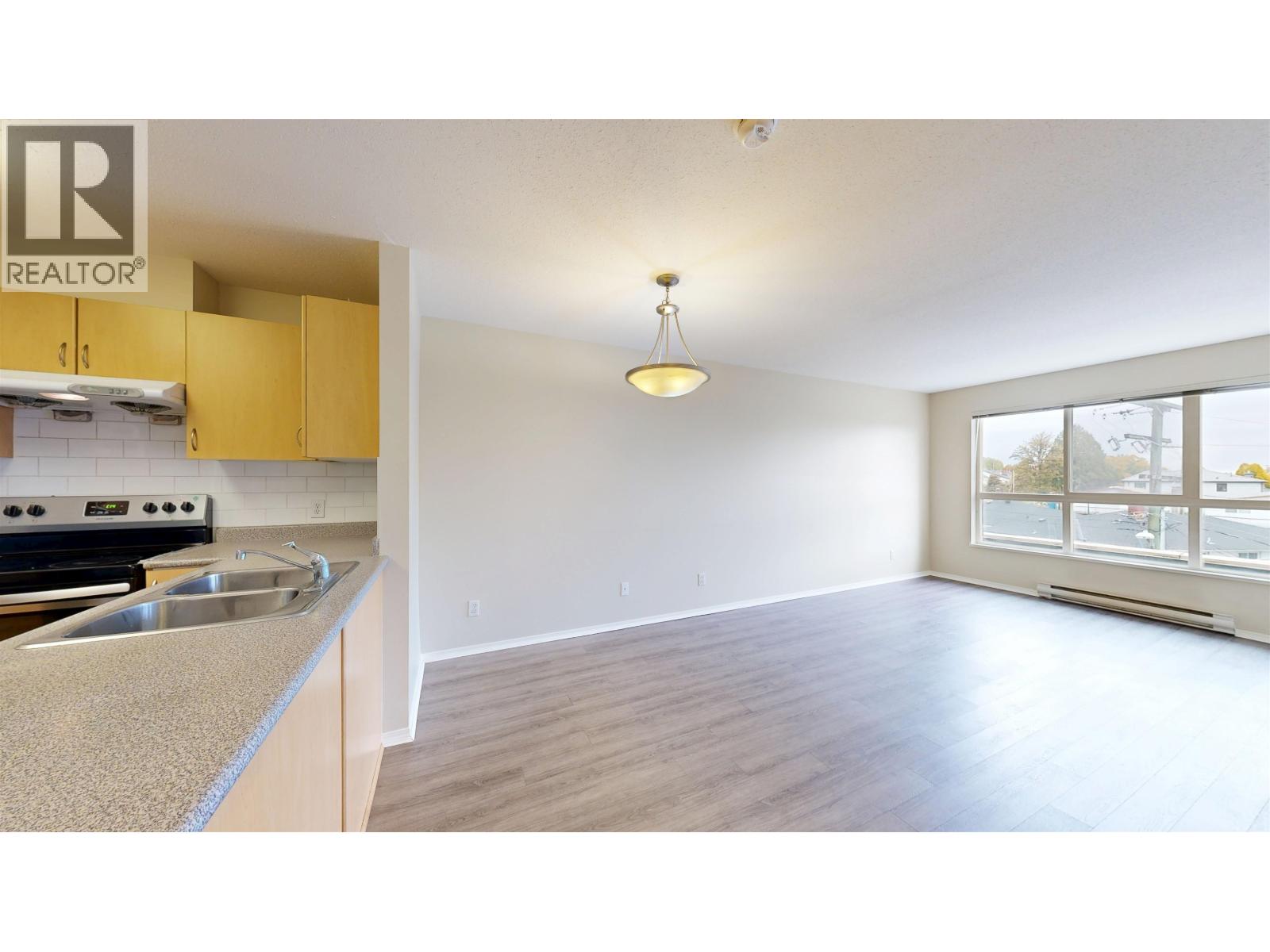 Ph3 5438 Rupert Street, Vancouver, British Columbia  V5R 2K3 - Photo 4 - R3061730