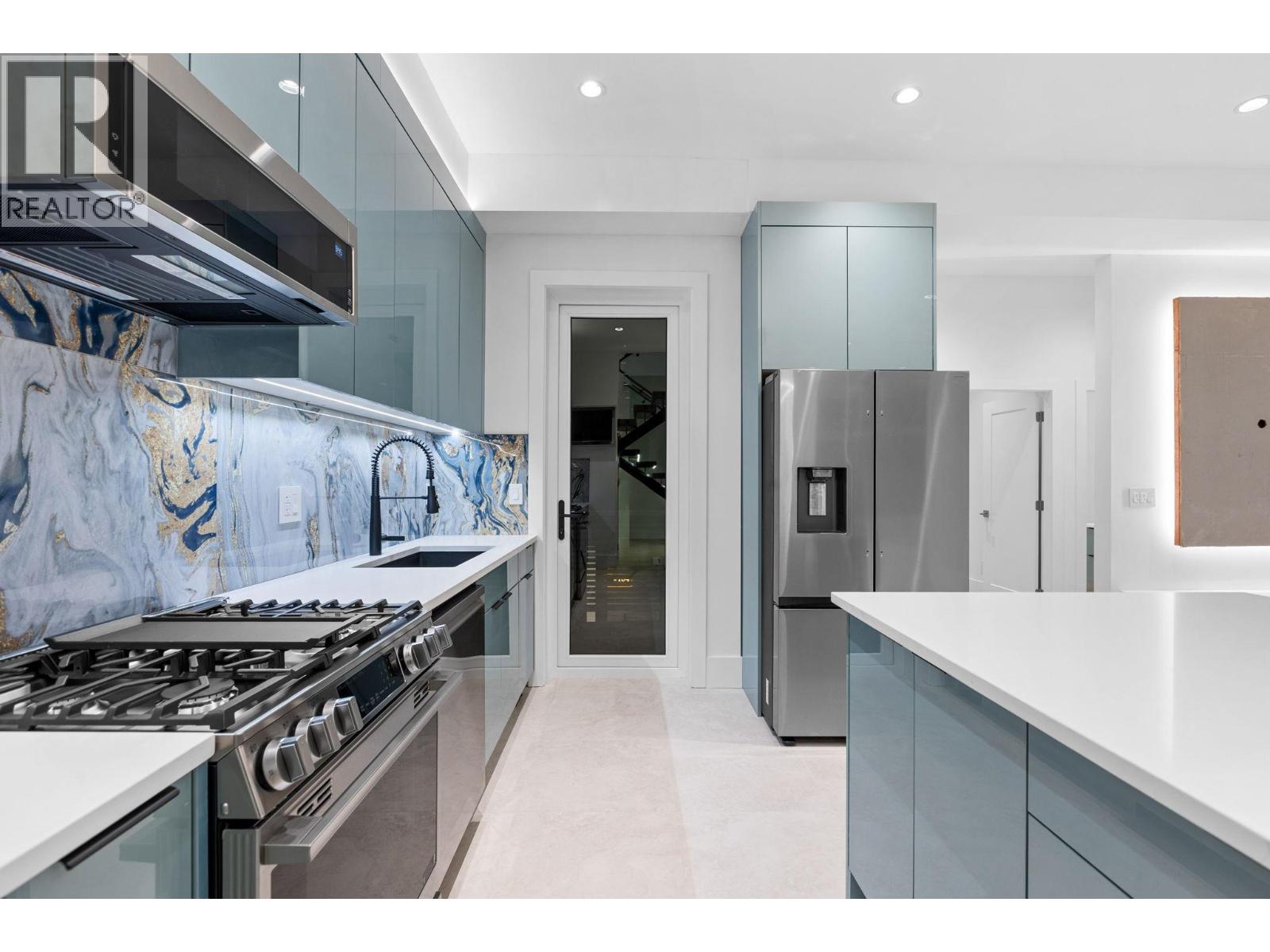 102 1204 Hammond Avenue, Coquitlam, British Columbia  V3K 2P1 - Photo 2 - R3039622