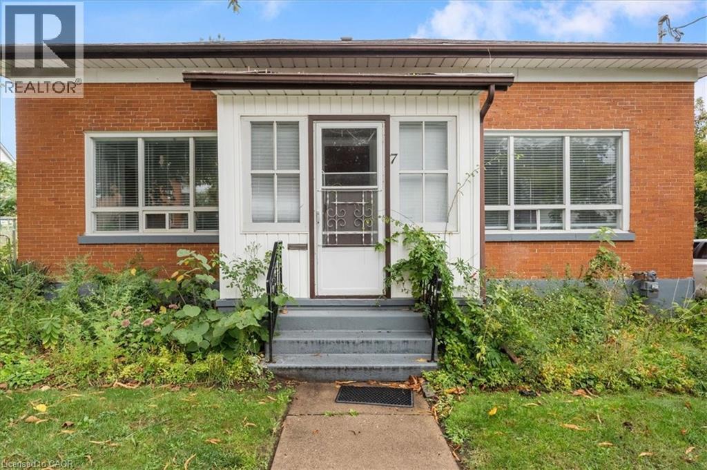 7 Tasker Street, St. Catharines, Ontario  L2R 3Z7 - Photo 3 - 40784246