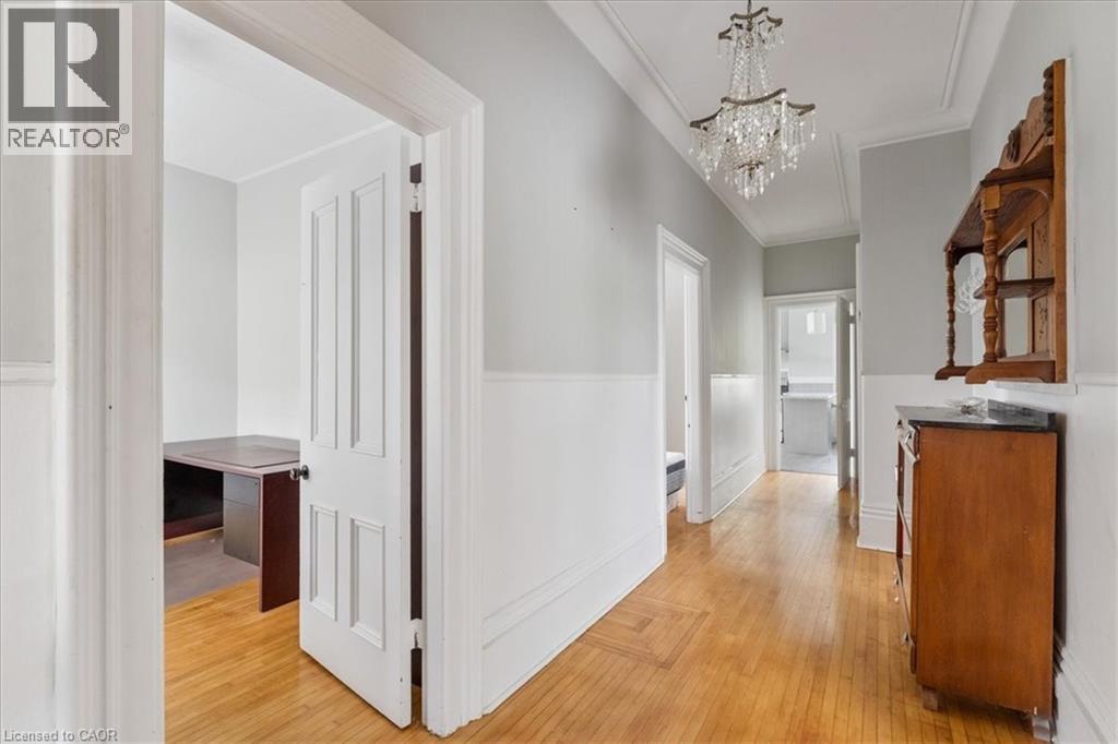 7 Tasker Street, St. Catharines, Ontario  L2R 3Z7 - Photo 6 - 40784246