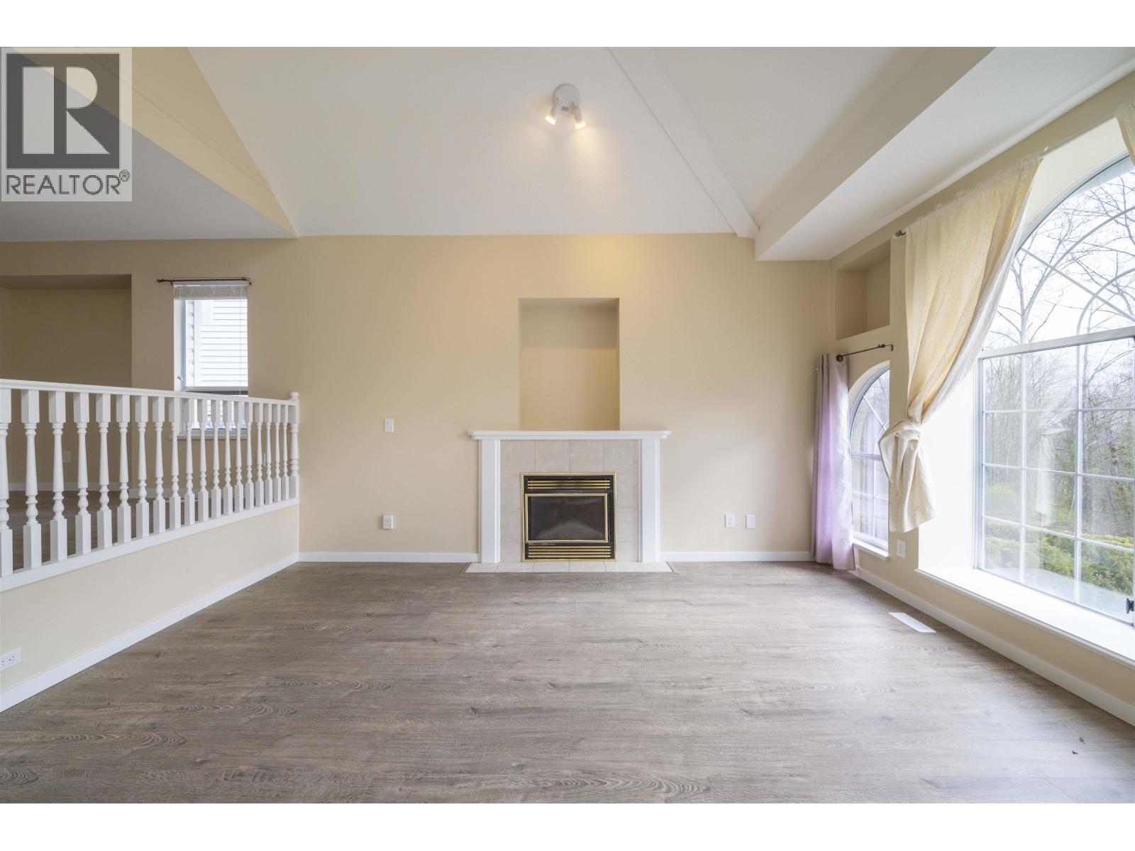 470 Riverview Crescent, Coquitlam, British Columbia  V3C 4X9 - Photo 3 - R3062651