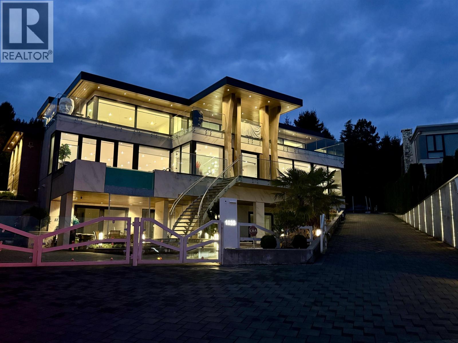 1035 GREENWOOD PLACE, West Vancouver, British Columbia