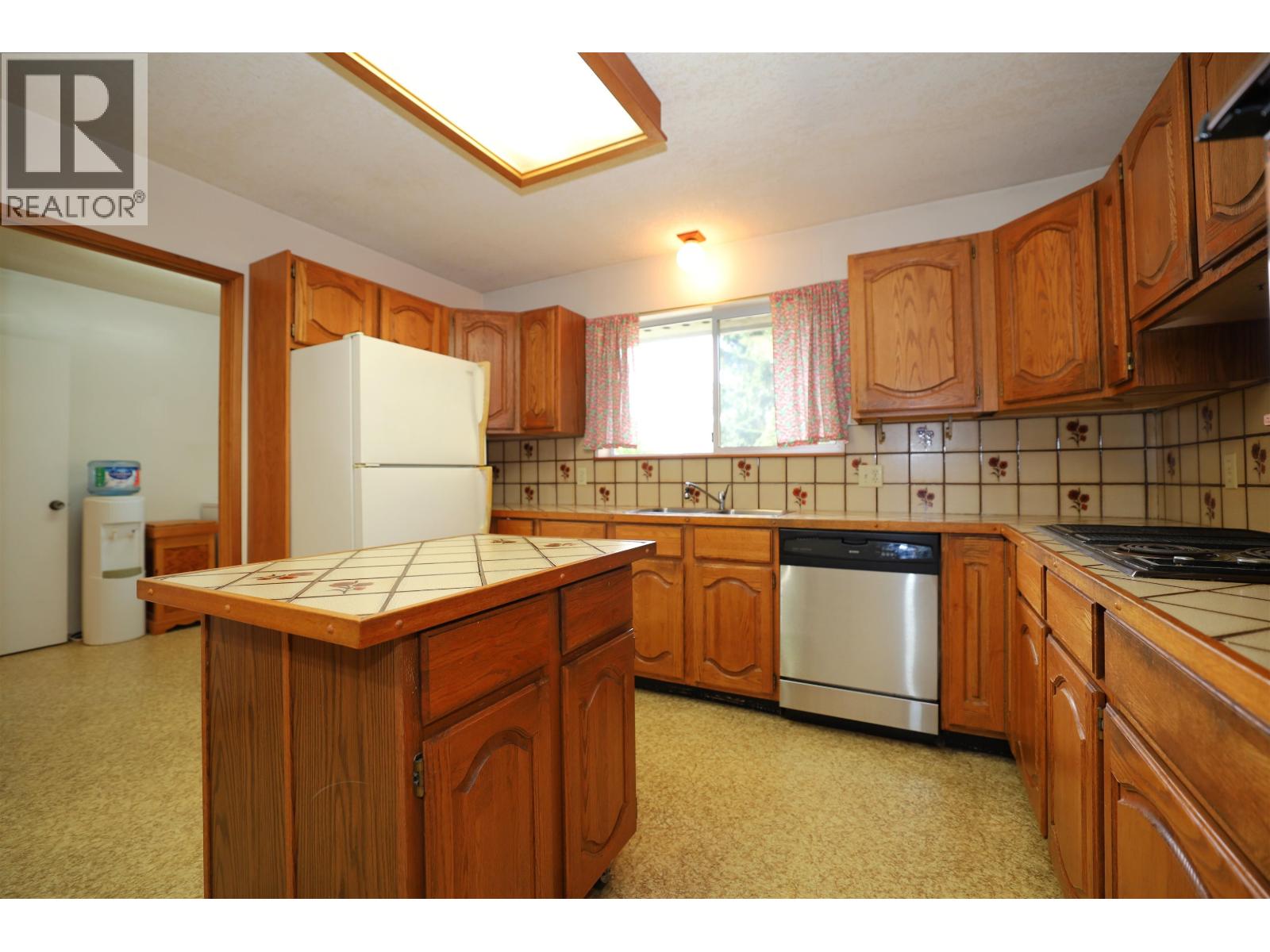 588 Veterans Road, Gibsons, British Columbia  V0N 1V4 - Photo 18 - R3062909