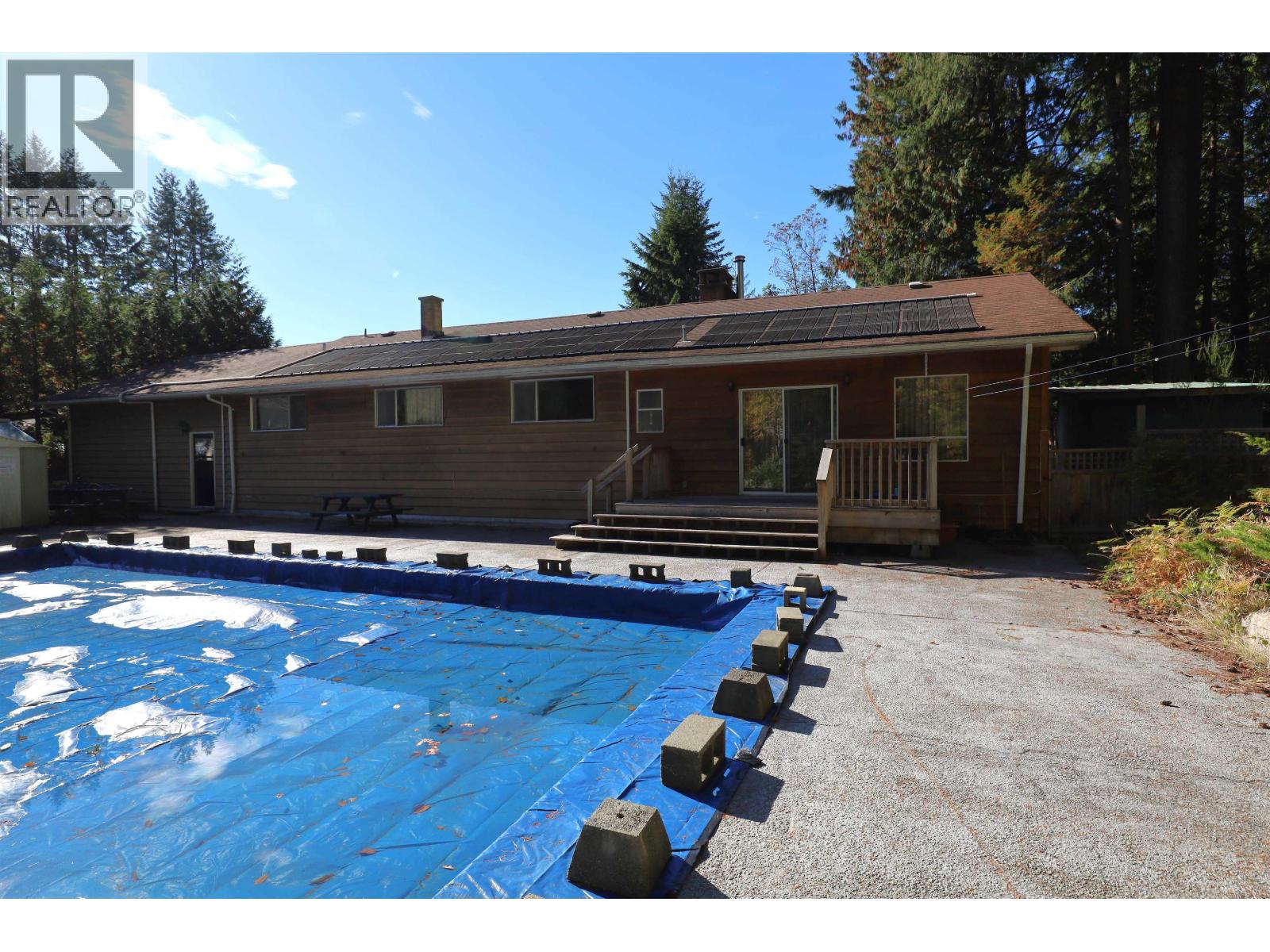 588 Veterans Road, Gibsons, British Columbia  V0N 1V4 - Photo 10 - R3062909