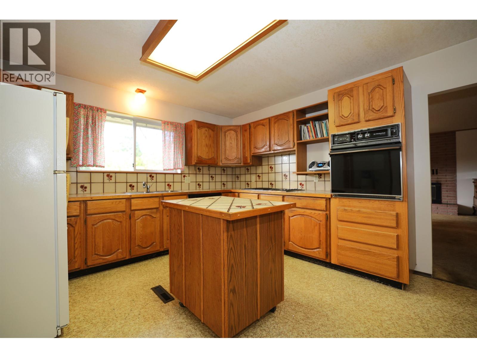 588 Veterans Road, Gibsons, British Columbia  V0N 1V4 - Photo 17 - R3062909