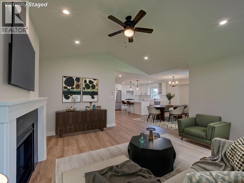 1100 Celia Crescent, Gibsons, British Columbia  V0N 1V7 - Photo 14 - R3062652